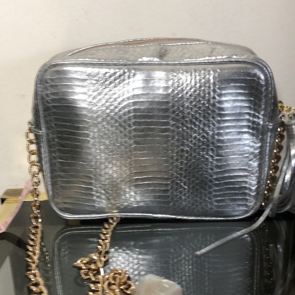 Victorias Secret gold tone chain silver crossbody bag - Picture 6 of 12